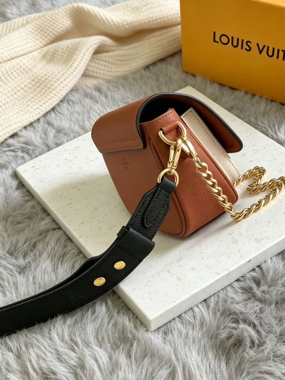 Louis Vuitton Lockme Tender Brown
